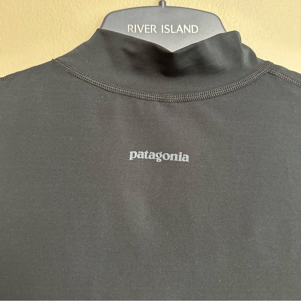 Patagonia Short Sleeve Rashguard - Picture 3 of 9
